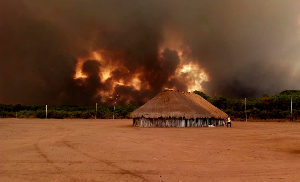 Incêndio na Terra Indígena do Xingu: foto Takumã Kuikuro