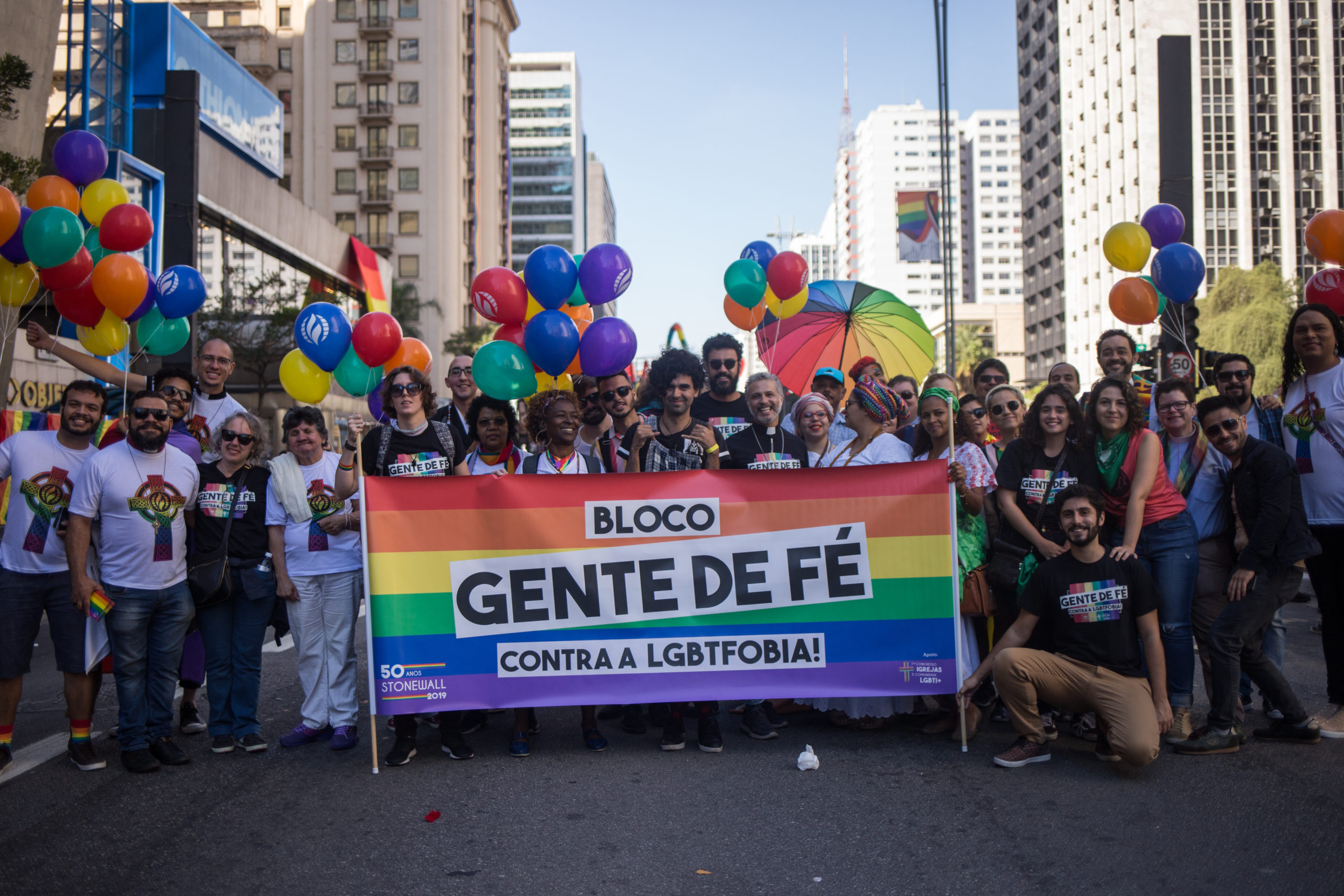 Religiosos LGBTI+ e aliados na Parada do Orgulho LGBT, em São Paulo, no ano de 2019. Foto:  Julio Cesar Silva/ Divulgação/KOINONIA